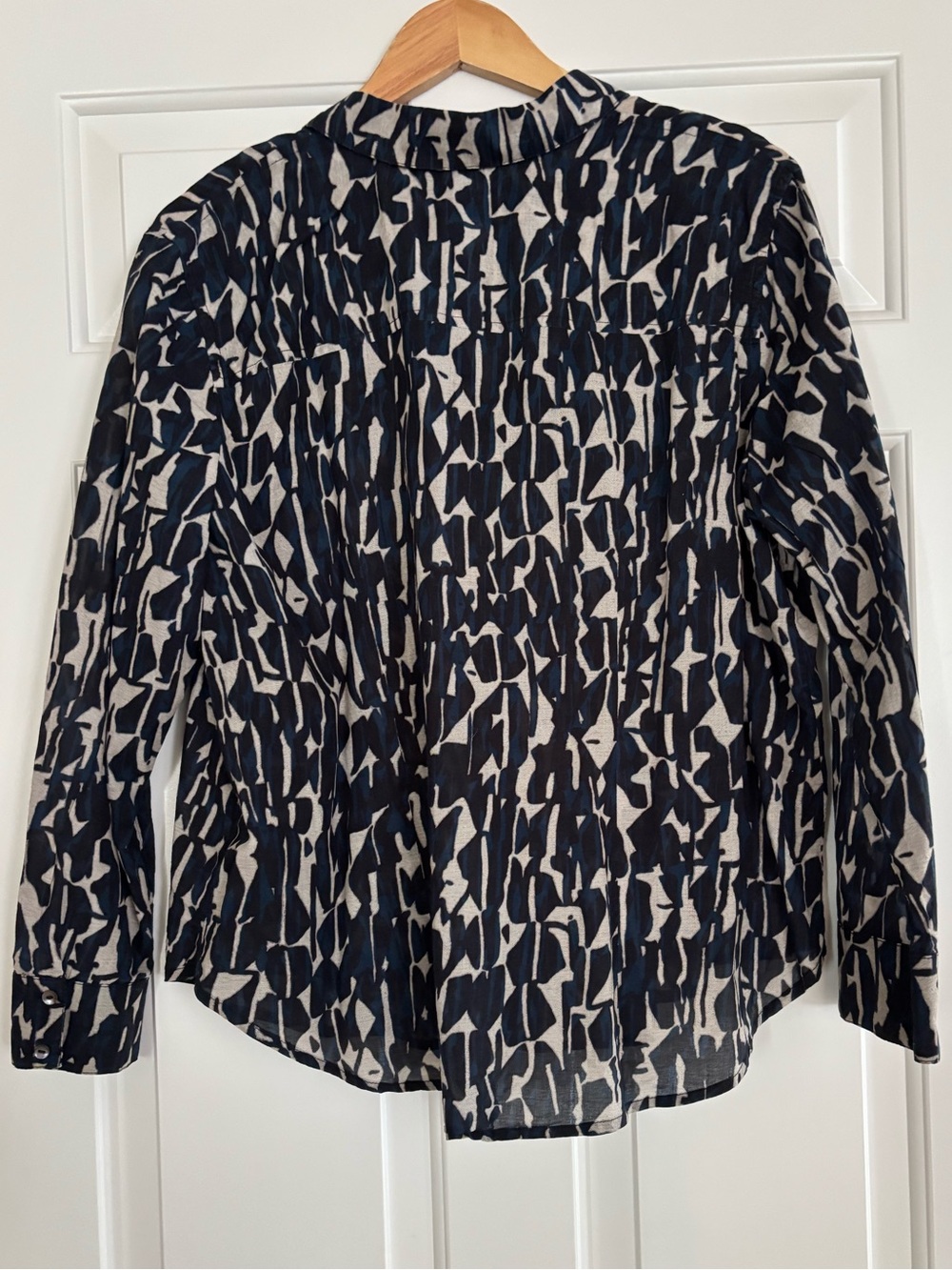 NIC+ZOE Navy & Cream Abstract Crinkle Button-Down Shirt - Picture 8 of 11